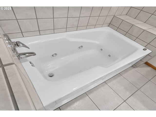 2155 9TH St, Florence, OR 97439