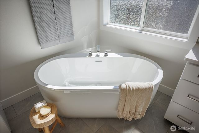 11409 Interlaaken Drive SW, Lakewood, WA 98498