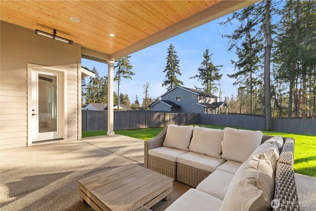 11409 Interlaaken Drive SW, Lakewood, WA 98498