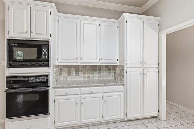 3910 Bandera Drive, De Cordova, TX 76049