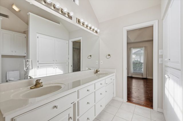3910 Bandera Drive, De Cordova, TX 76049