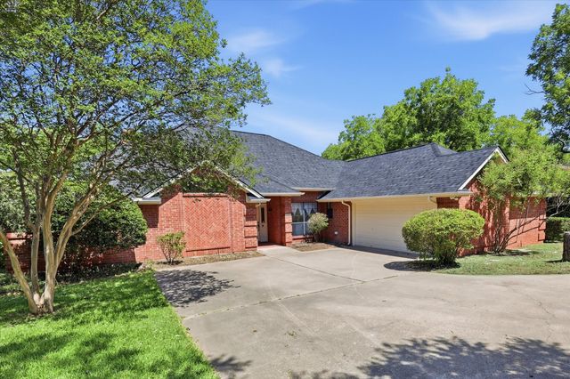 3910 Bandera Drive, De Cordova, TX 76049