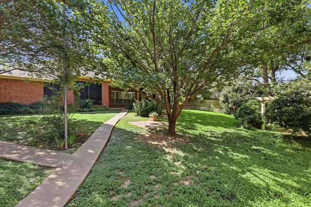 3910 Bandera Drive, De Cordova, TX 76049