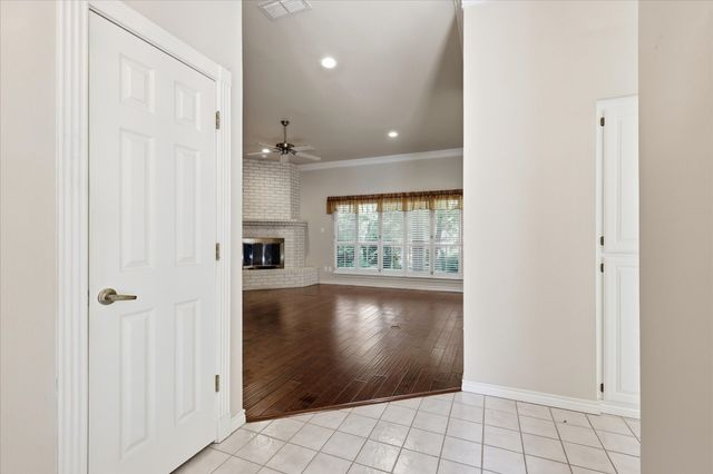 3910 Bandera Drive, De Cordova, TX 76049