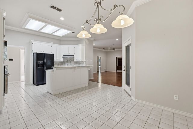 3910 Bandera Drive, De Cordova, TX 76049