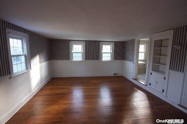 380, Dix Hills, NY 11746