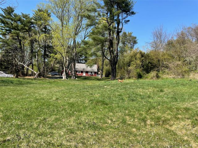 380, Dix Hills, NY 11746