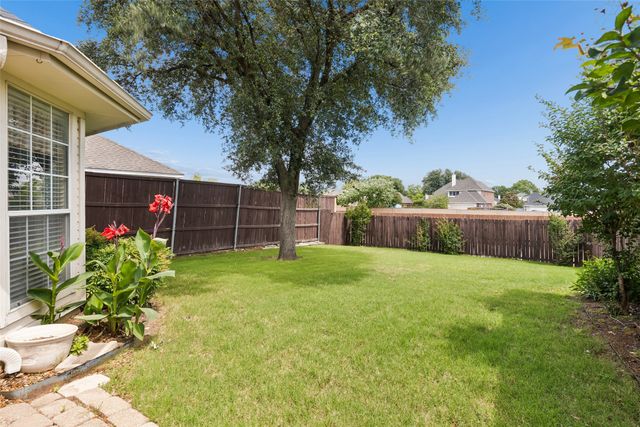 1549 Waterford Drive, Lewisville, TX 75077