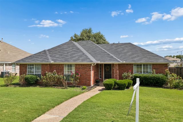 1549 Waterford Drive, Lewisville, TX 75077