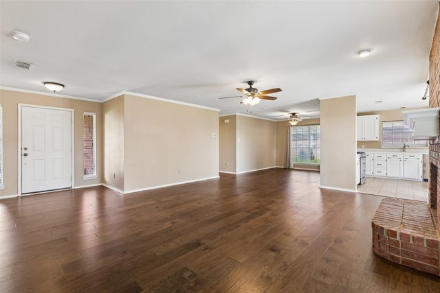 1549 Waterford Drive, Lewisville, TX 75077