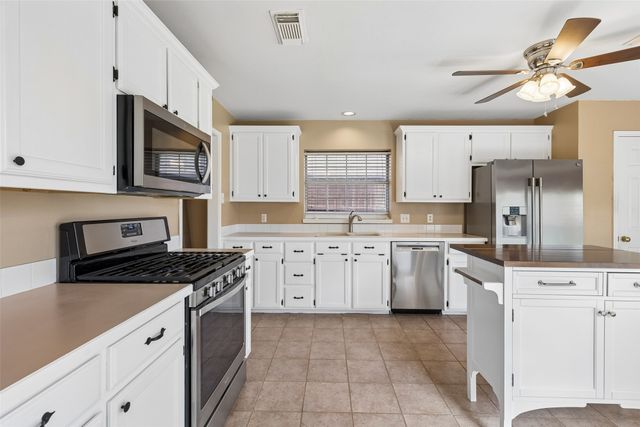 1549 Waterford Drive, Lewisville, TX 75077