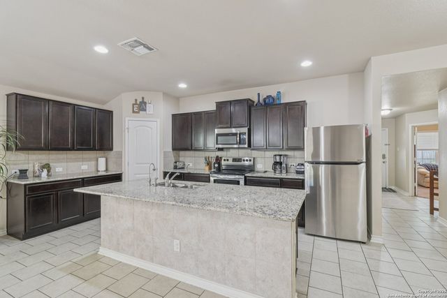 1413 Slate Cyn, San Antonio, TX 78245