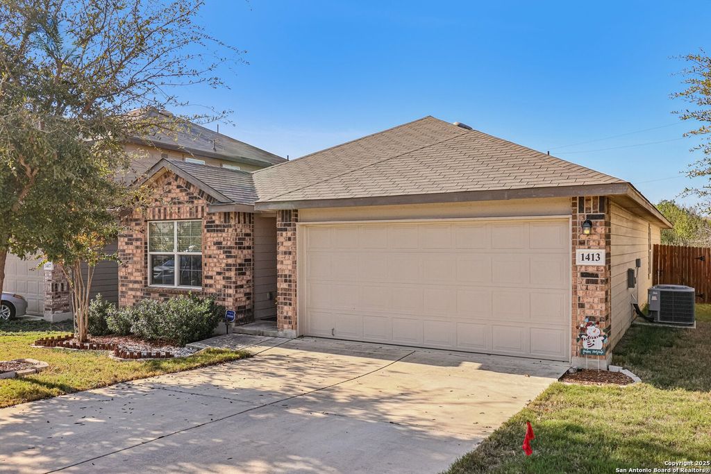 1413 Slate Cyn, San Antonio, TX 78245
