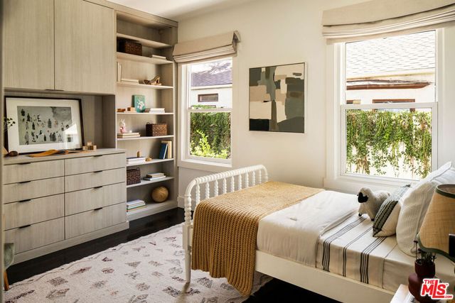 1012 S Longwood Avenue, Los Angeles, CA 90019