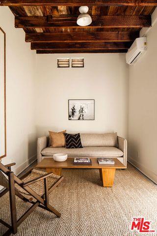 1012 S Longwood Avenue, Los Angeles, CA 90019