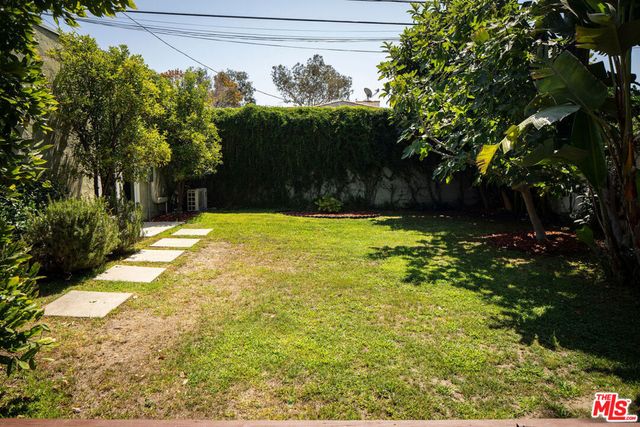 1012 S Longwood Avenue, Los Angeles, CA 90019