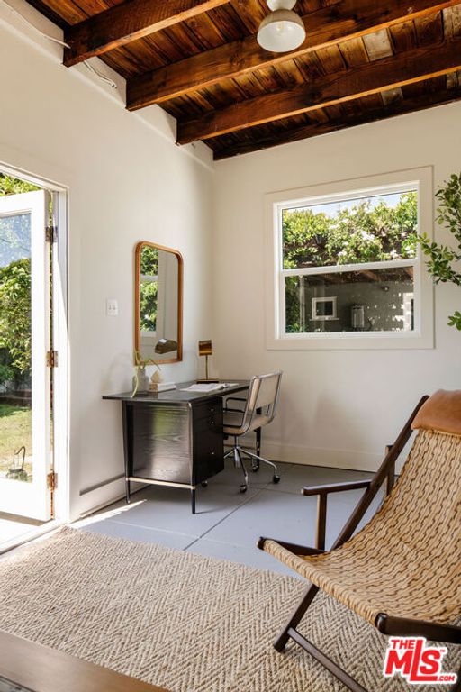 Image 21 of property listing at 1012 S Longwood Avenue, Los Angeles, CA 90019
