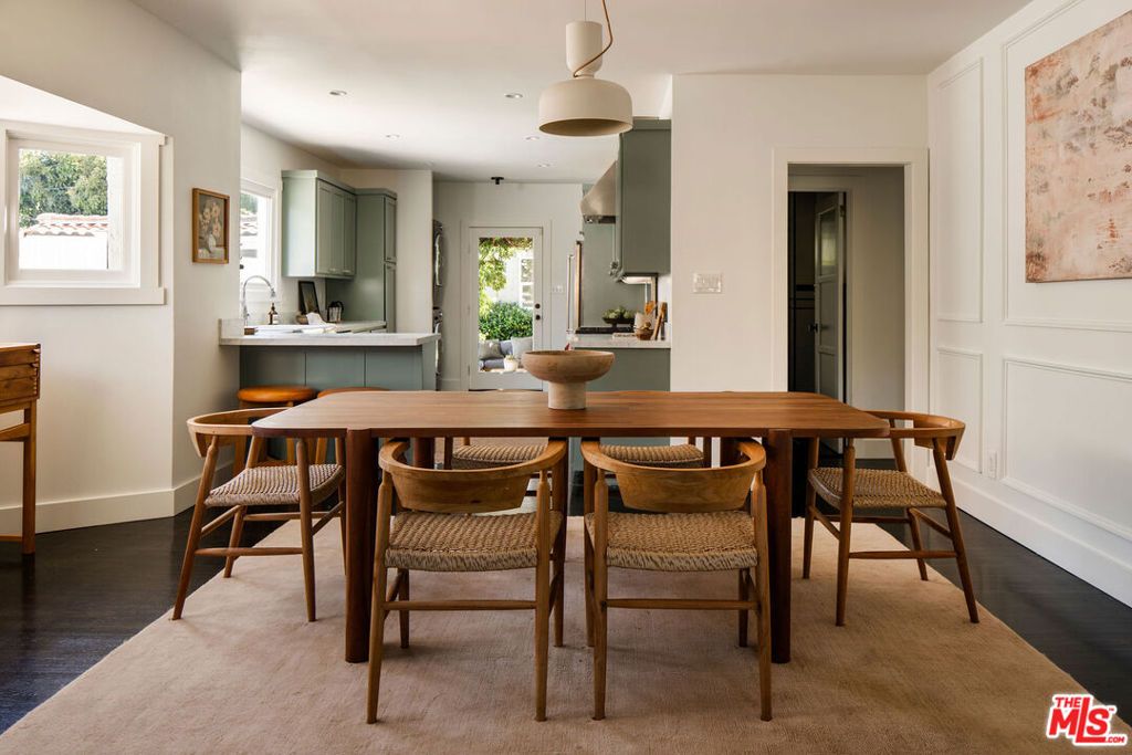 Image 6 of property listing at 1012 S Longwood Avenue, Los Angeles, CA 90019