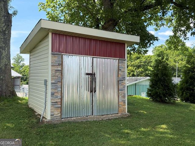 17 Town Square Road, Morganton, GA 30560
