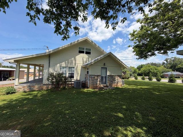 17 Town Square Road, Morganton, GA 30560
