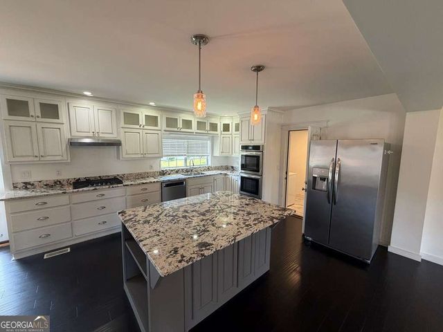 17 Town Square Road, Morganton, GA 30560