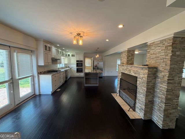 17 Town Square Road, Morganton, GA 30560