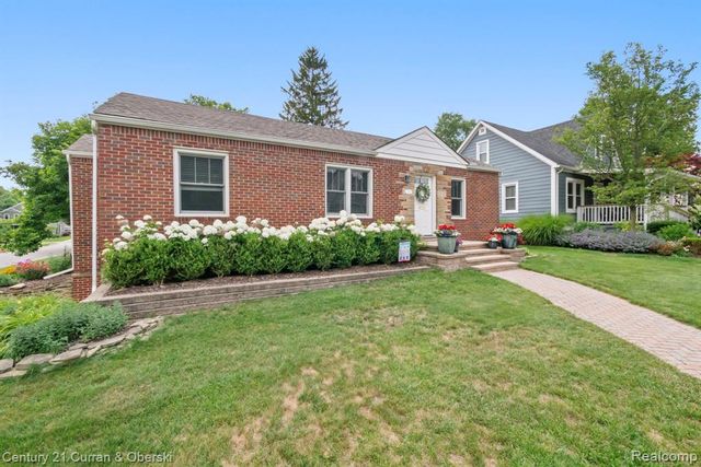 551 N Evergreen Street, Plymouth, MI 48170