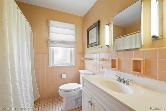 551 N Evergreen Street, Plymouth, MI 48170