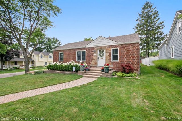 551 N Evergreen Street, Plymouth, MI 48170