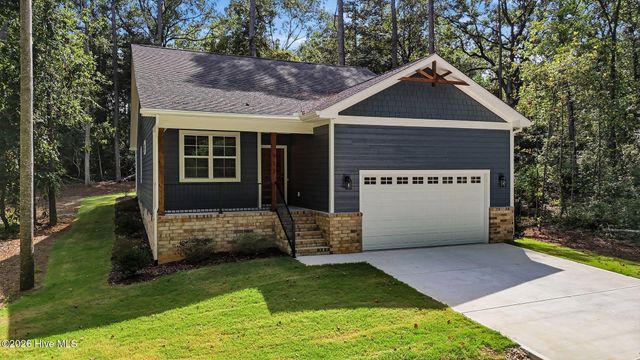 912 Thrush Drive, Vass, NC 28394