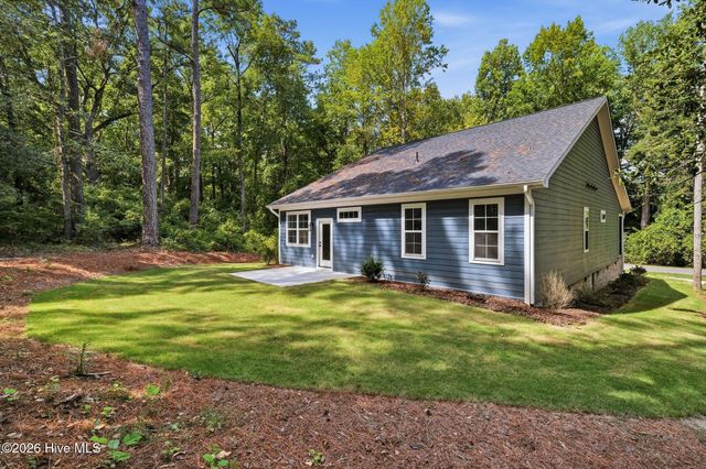 912 Thrush Drive, Vass, NC 28394
