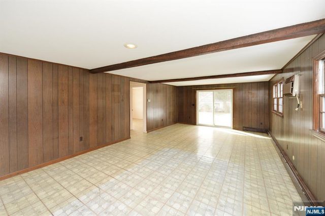 130 Washington Avenue, New Milford, NJ 07646