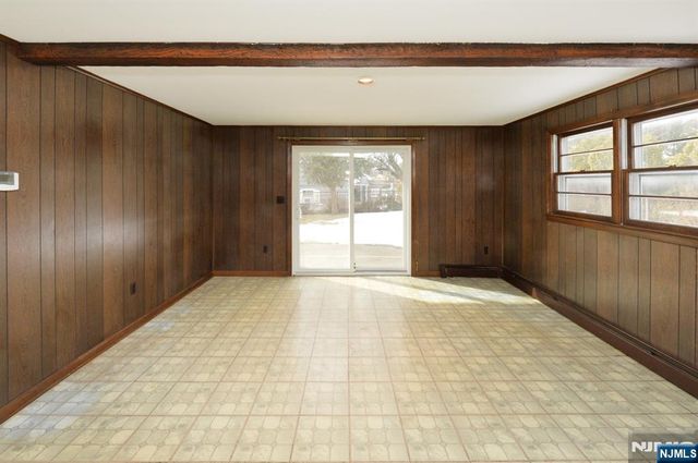 130 Washington Avenue, New Milford, NJ 07646