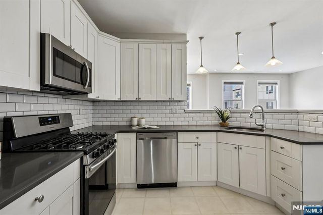 22 Devonshire Drive 128, Clifton, NJ 07013