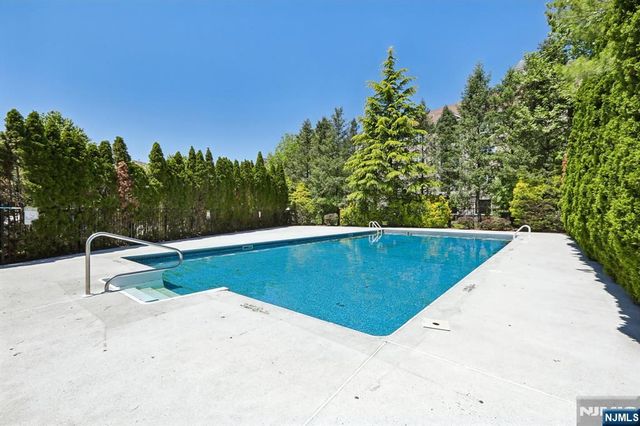 22 Devonshire Drive 128, Clifton, NJ 07013