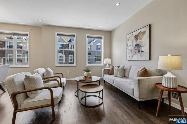 22 Devonshire Drive 128, Clifton, NJ 07013
