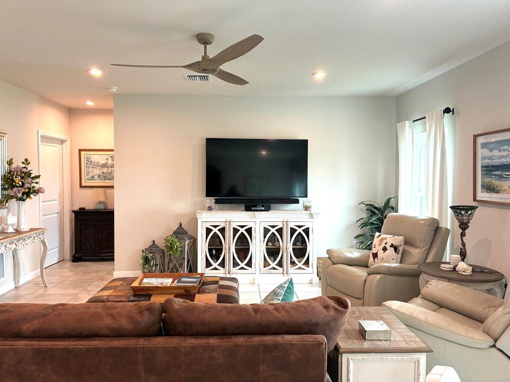 Image 15 of property listing at 437 Acai Lane, Fort Pierce, FL 34981