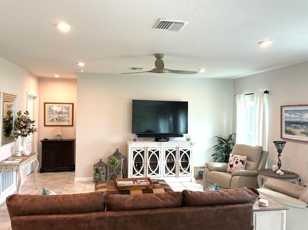 Image 17 of property listing at 437 Acai Lane, Fort Pierce, FL 34981