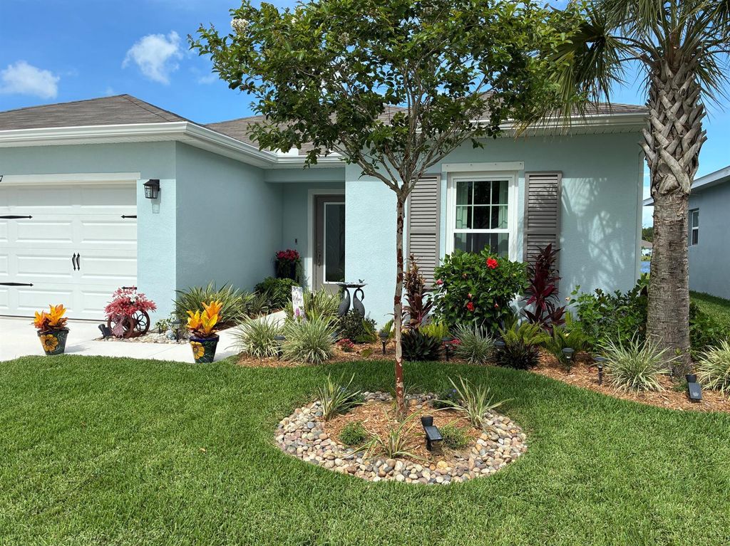 Image 2 of property listing at 437 Acai Lane, Fort Pierce, FL 34981