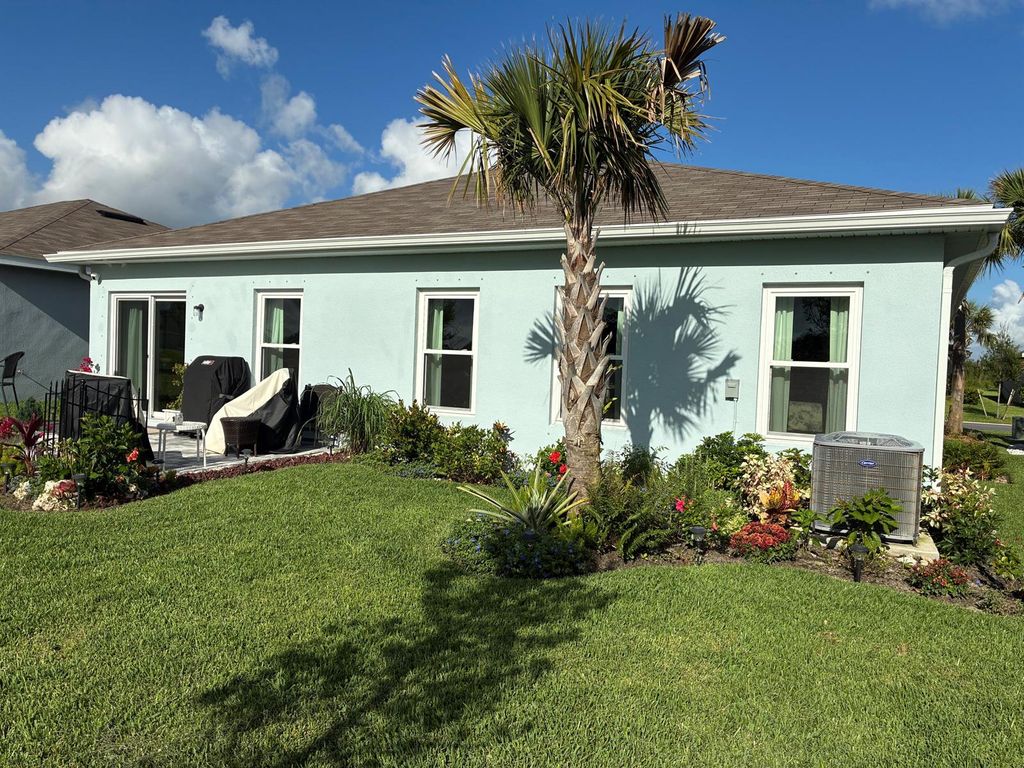 Image 23 of property listing at 437 Acai Lane, Fort Pierce, FL 34981