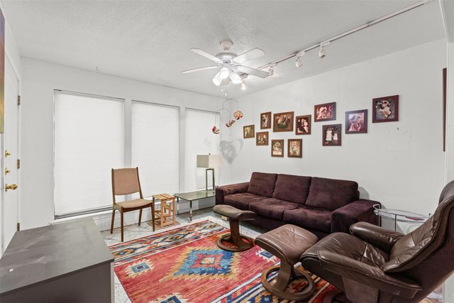 715 Oakwood Trail, Fort Worth, TX 76112