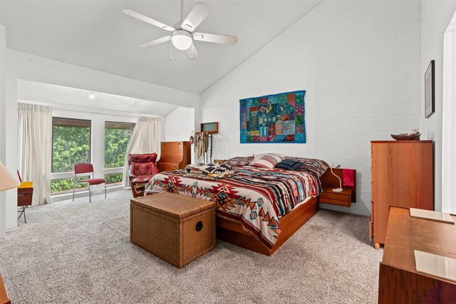 715 Oakwood Trail, Fort Worth, TX 76112