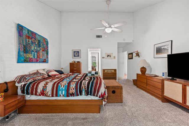 715 Oakwood Trail, Fort Worth, TX 76112