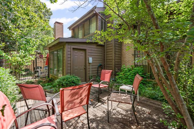 715 Oakwood Trail, Fort Worth, TX 76112