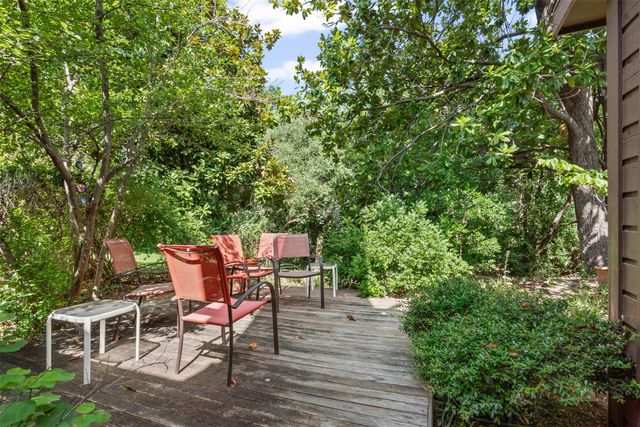 715 Oakwood Trail, Fort Worth, TX 76112