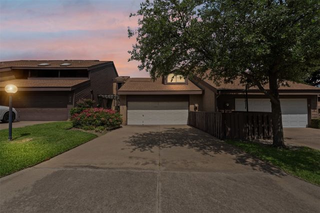 715 Oakwood Trail, Fort Worth, TX 76112