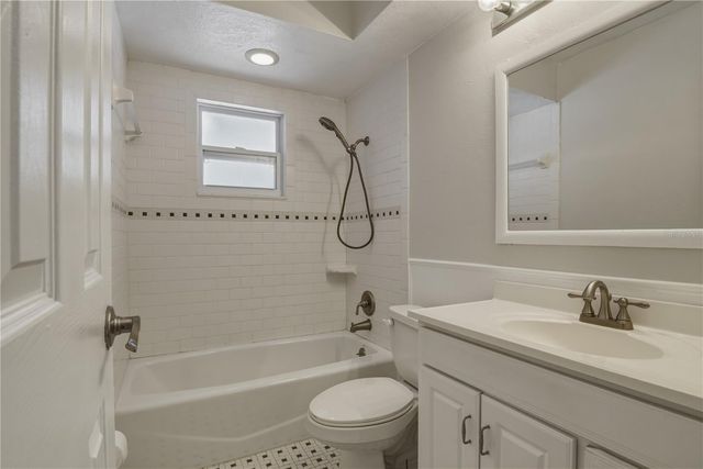 1120 W MAGNOLIA STREET, Clermont, FL 34711