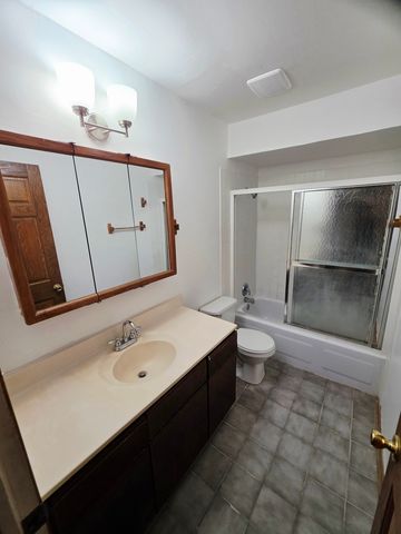 1045 Higgins Quarters Drive 4-101, Hoffman Estates, IL 60169