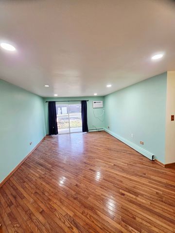 1045 Higgins Quarters Drive 4-101, Hoffman Estates, IL 60169