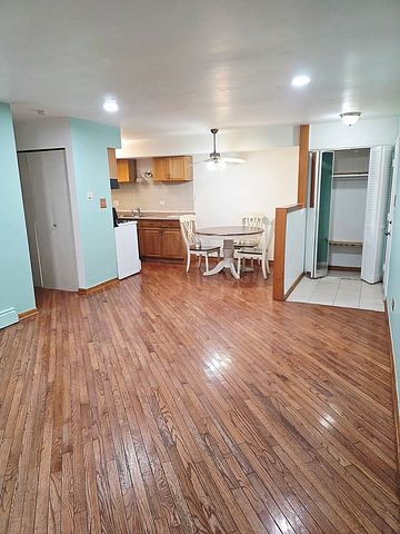 1045 Higgins Quarters Drive 4-101, Hoffman Estates, IL 60169